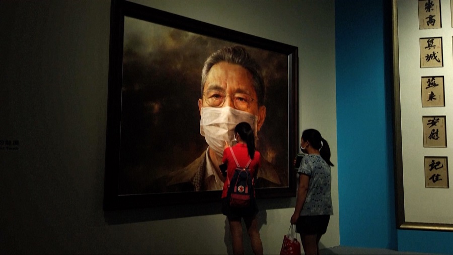 鐘南山畫像展，鐘南山口罩畫像，疫情下的畫展